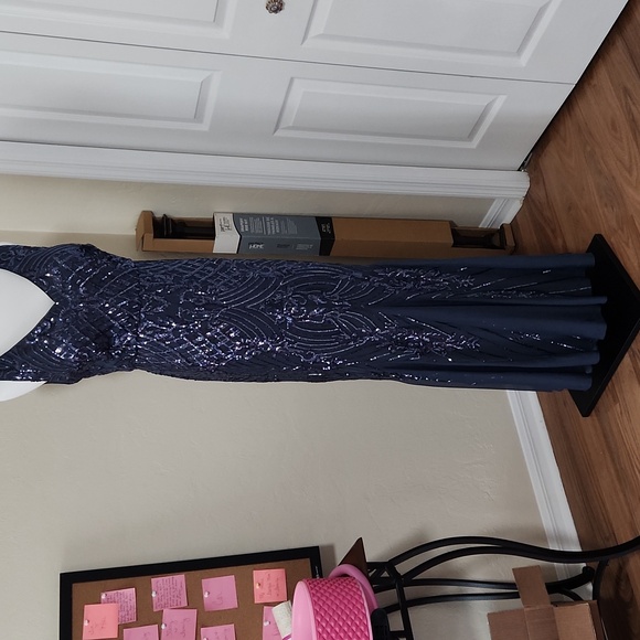 Galina Signature formal sequin gown - Picture 10 of 10